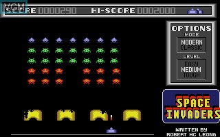 In-game screen of the game Space Invaders on Atari ST