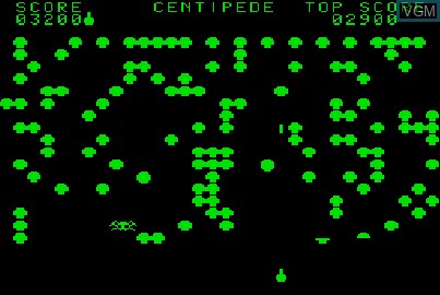 In-game screen of the game Centipede on Acorn Atom