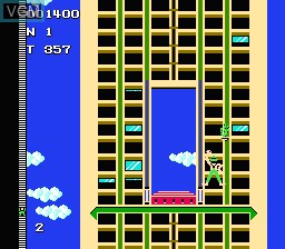 In-game screen of the game Crazy Climber on Nintendo NES
