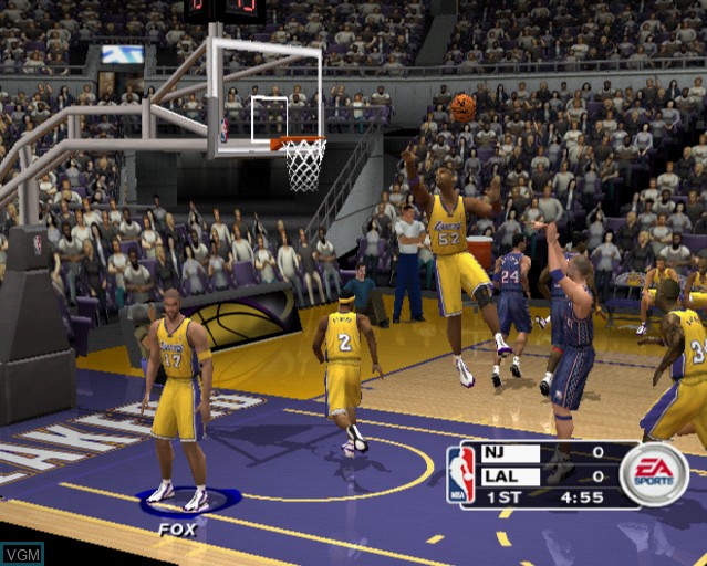 In-game screen of the game NBA Live 2003 on Sony Playstation 2