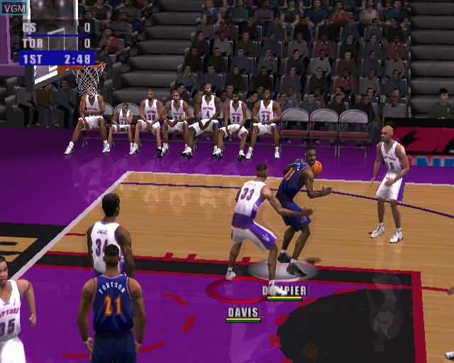 In-game screen of the game NBA Live 2001 on Sony Playstation 2