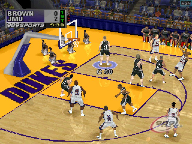 In-game screen of the game NCAA Final Four 2000 on Sony Playstation