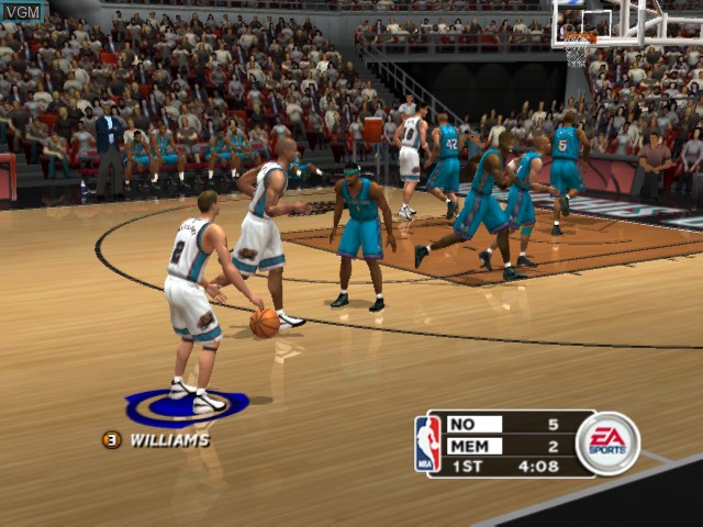 In-game screen of the game NBA Live 2003 on Microsoft Xbox